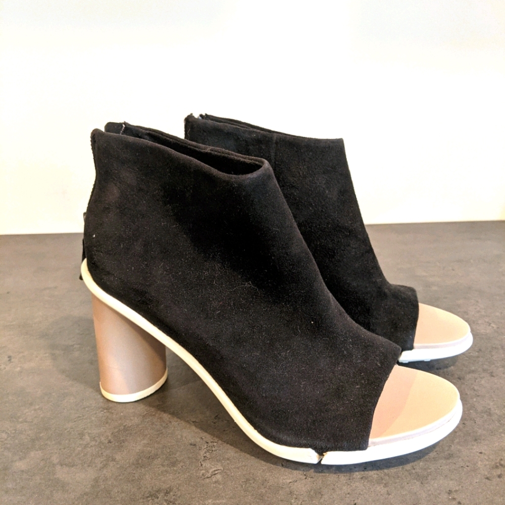Clarks Heels